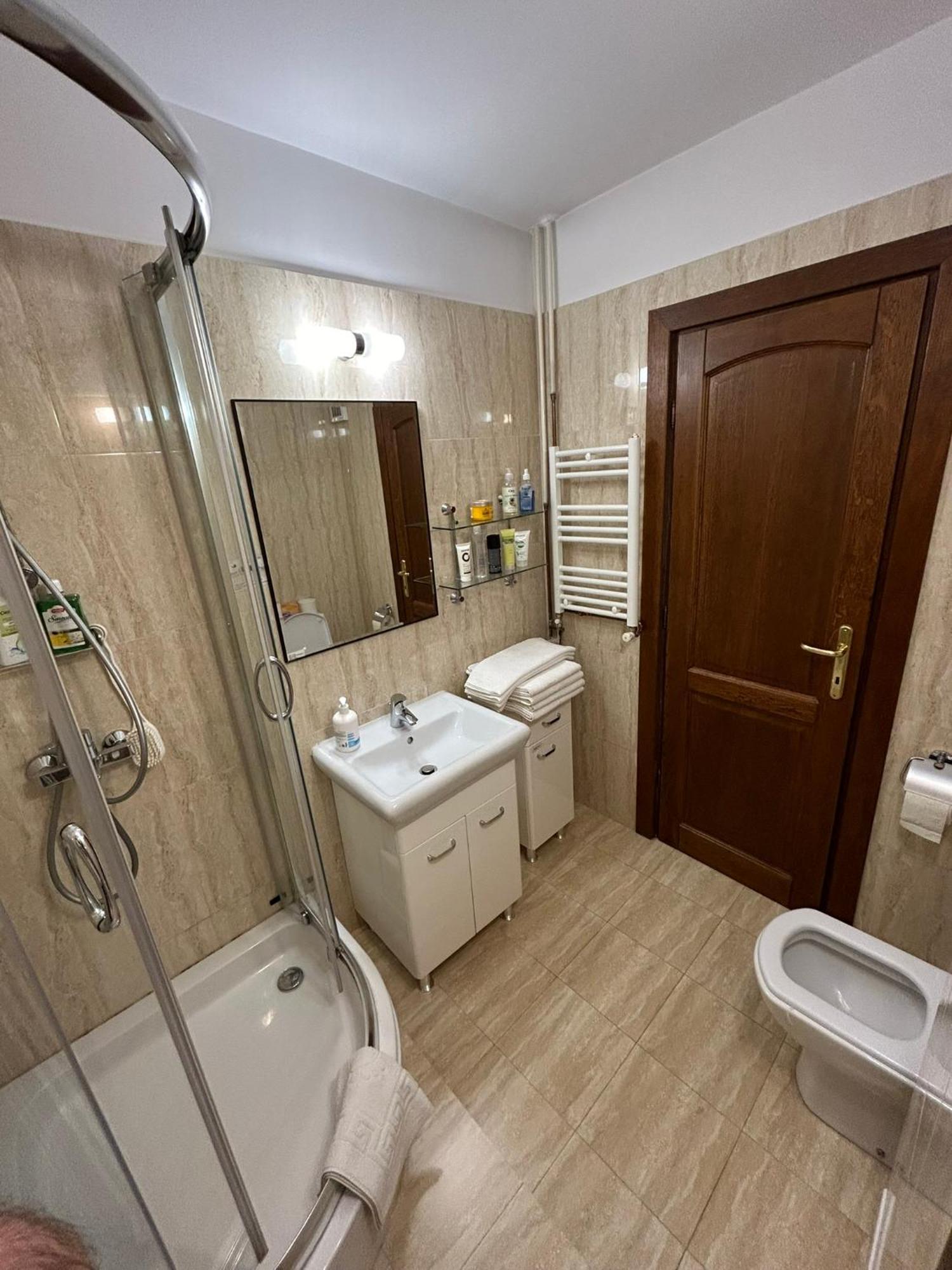 Apart. premium ultracentral, 3 camere loc parcare. Ploieşti Exterior foto